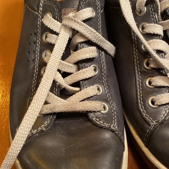 Ecco Leather Women’s Sneakers Black - Size 9 Used - Picture 8 of 10